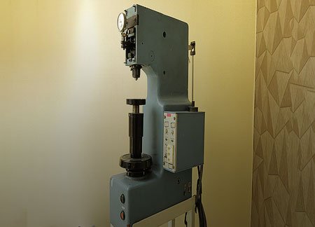 دستگاه سختی سنج برینل استاتیک